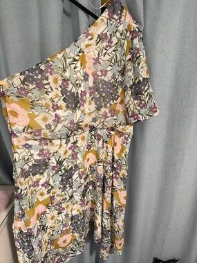 One-Shoulder Floral Dress in Cream with Pastel Accents - 2x/20W